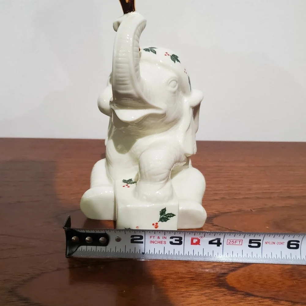 CHRISTMAS ELEPHANT Formalities Baum‎ Bros Ivory w/ Holly & Berry & Gold Figurine